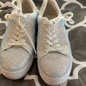 Sparkling White Sneakers with Rhinestones